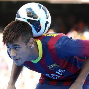 Kaiyun官方网站-两代人的对话，本泽马传射建功，姆巴佩新星横空出世，场边球探频频记笔记，两代锋线传承，本泽马传射建功，姆巴佩横空出世，球探目不暇接